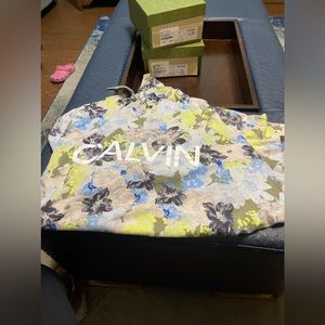 Calvin Klein women hoodie Flores print short set worn once